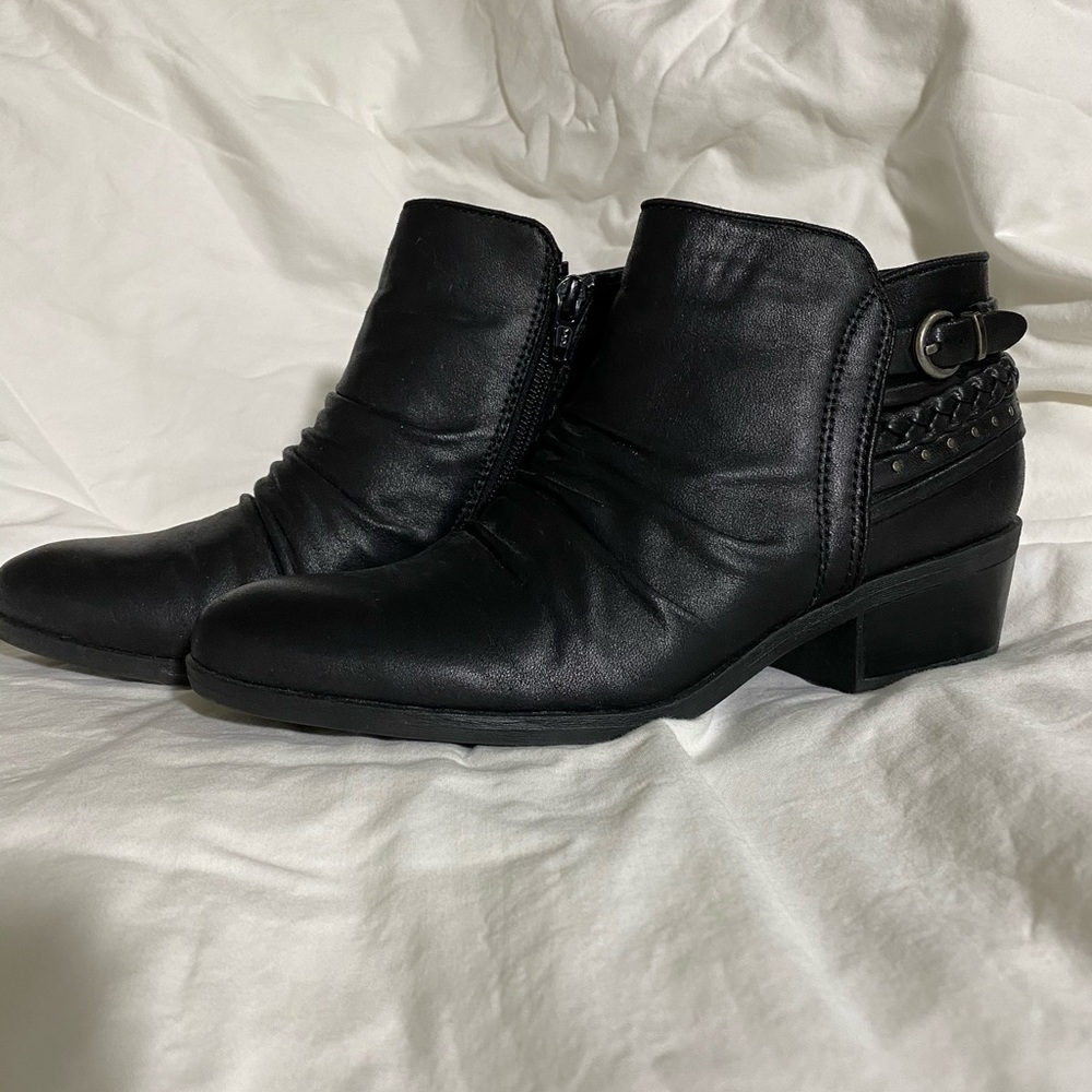 Baretraps Black Booties 7 1/2